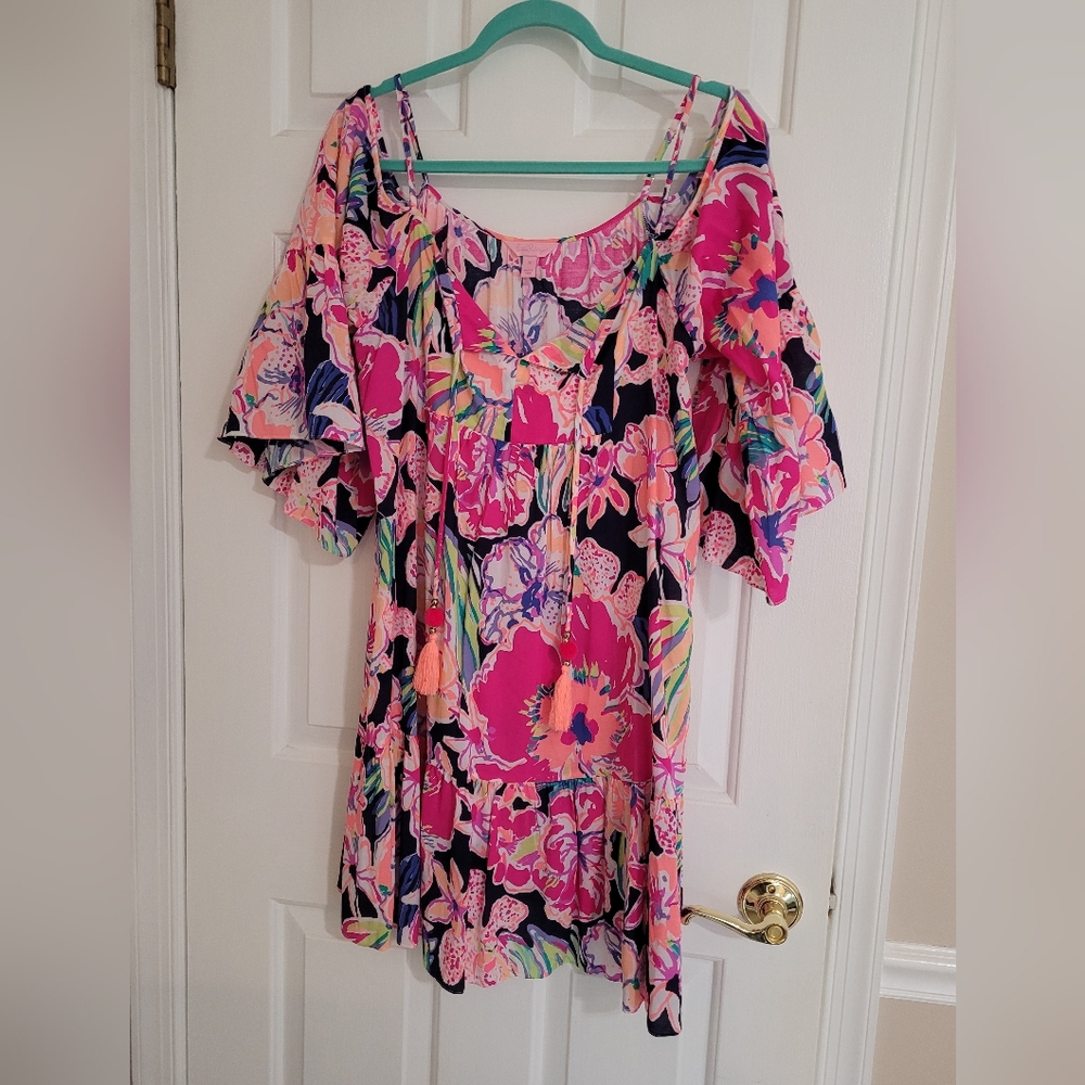 EUC ALANNA DRESS IN TIPPING POINT NAVY SIZE MEDIUM